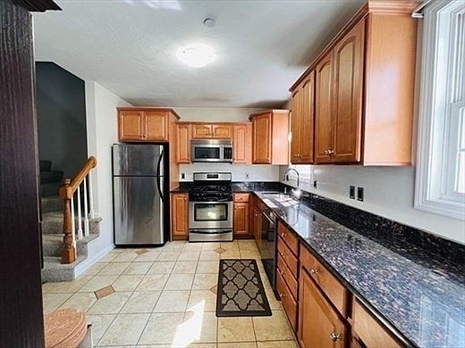 3rd image of 875 Old Plainville Rd Unit E