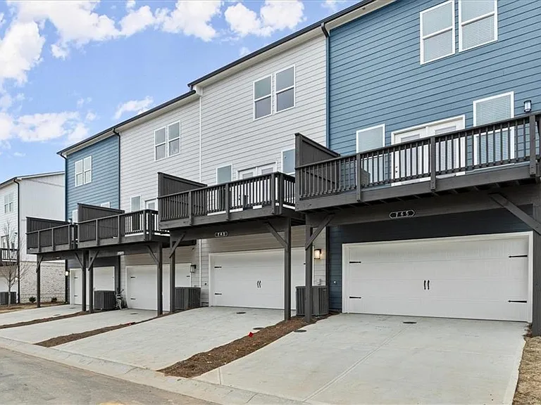 741 Payton Ln — Photo 36