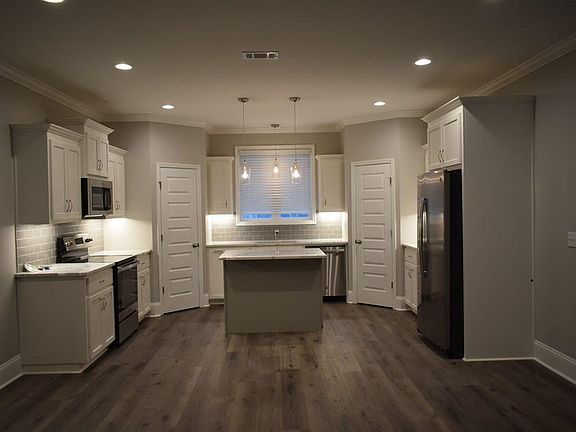 3rd image of 3712 Deidra Miller Cir
