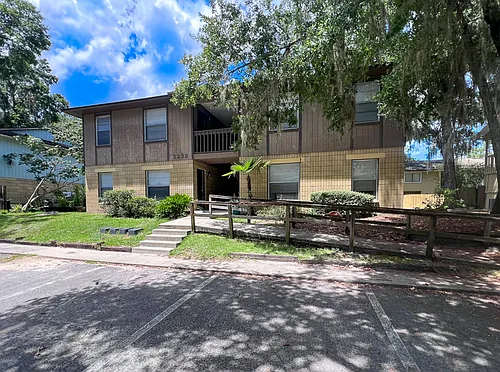 2232 SW 39th Dr Photo 1