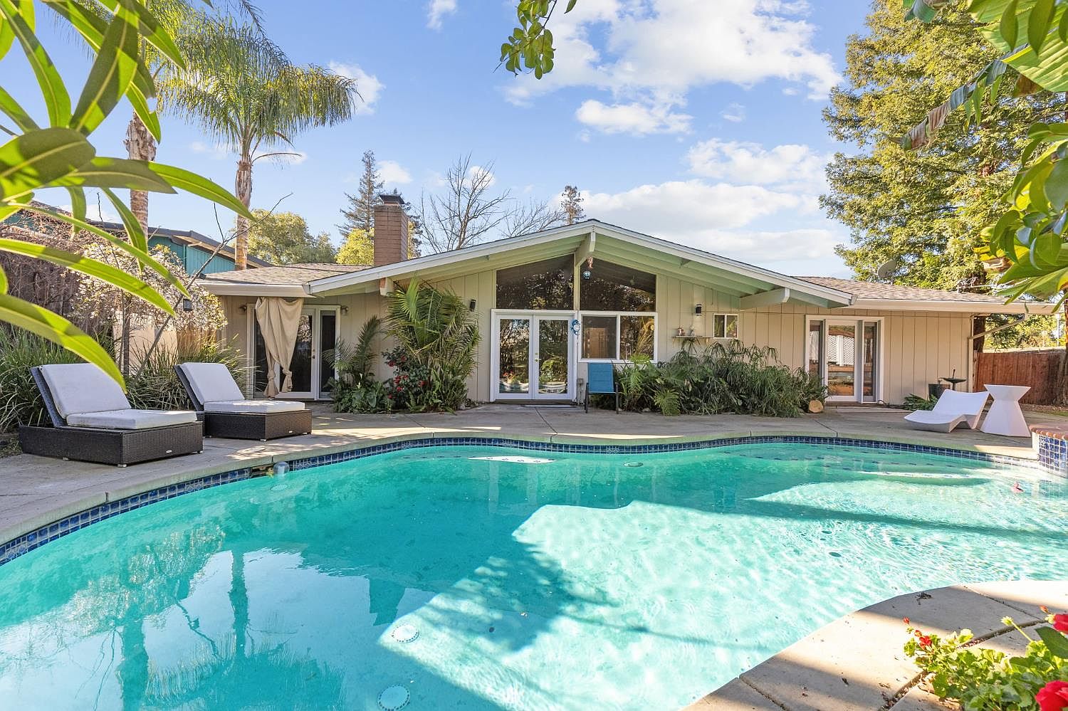 bk　S 7613 Northeast Cir, Citrus Heights, CA 95610 | MLS #226027683 | Zillow