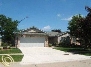 13849 Village Ln, Riverview, MI 48193