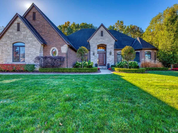 13050 Burningwood Dr, Washington, MI 48094