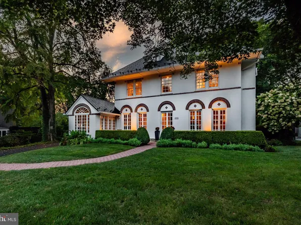 205 Roberts Rd, Ardmore, PA 19003