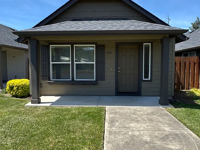 975 N Pacific Hwy #99 — Photo 1