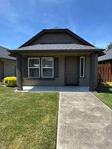 975 N Pacific Hwy #99 Photo 1