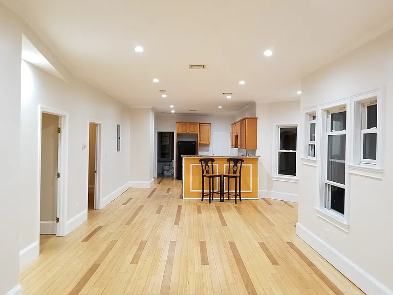 9 Landor Rd #3 — Photo 2
