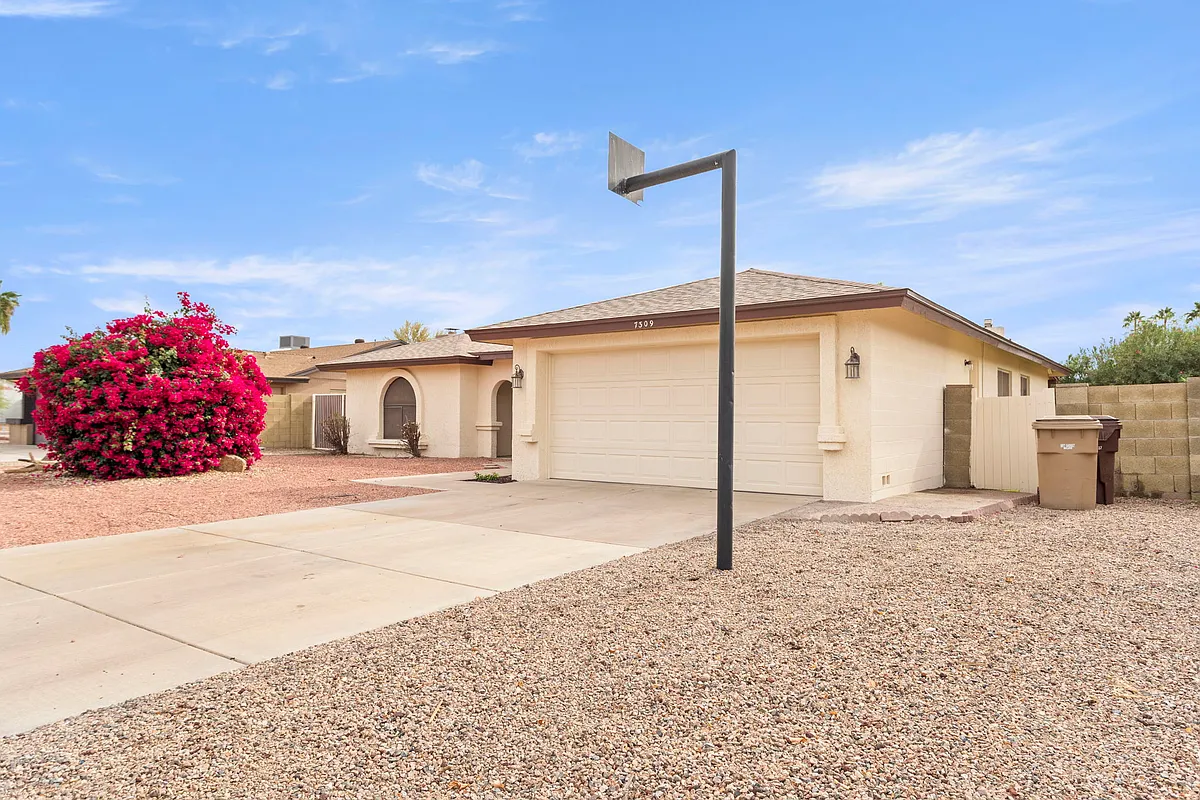 Building Photo - 7309 W Canterbury Dr