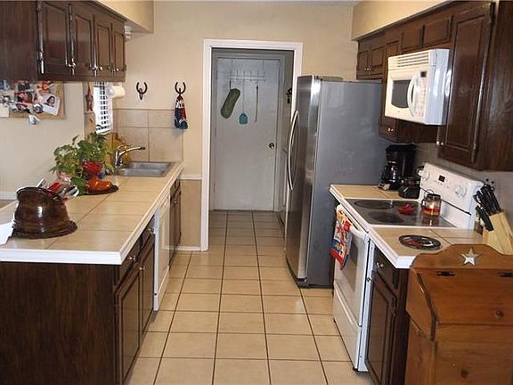 4th image of 7406 Salzburg Dr