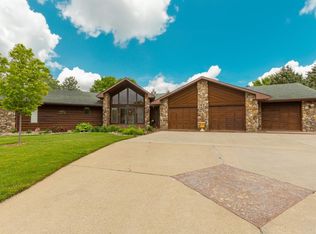 400 N Oak Ridge Rd, Brandon, SD 57005