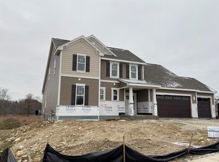 3741 Olde Howell Rd, Waukesha, WI 53186