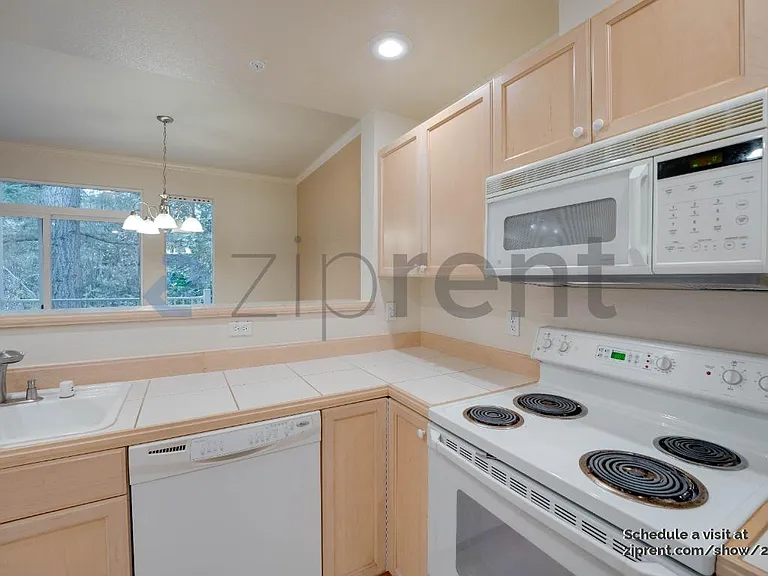 25235 SE Klahanie Blvd #C201 — Photo 12