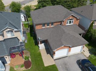 110 Leslie Ave, Barrie, ON L4N9P4