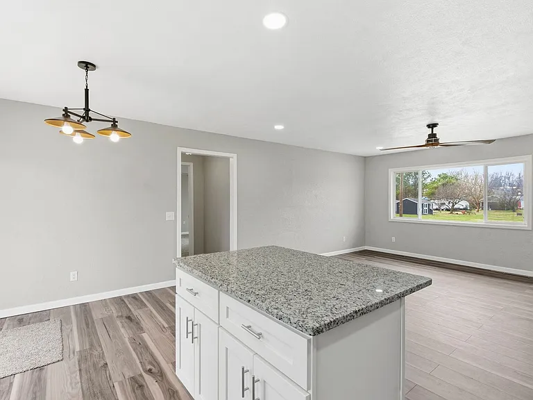 304 S Rice St — Photo 7