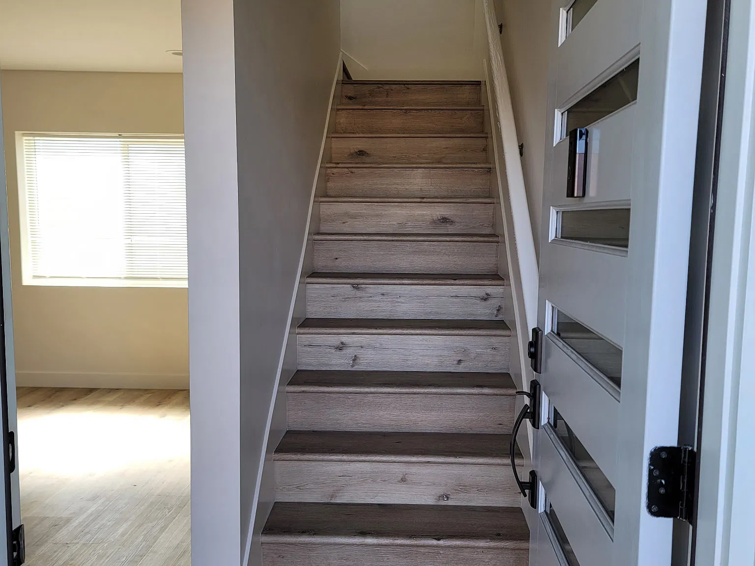 3 bed, 1110 sqft, $3,700 — Photo 2