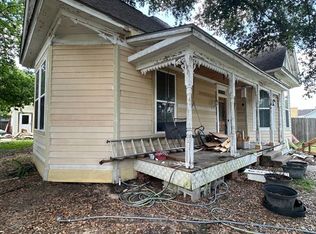 1045 8th St, Hempstead, TX 77445