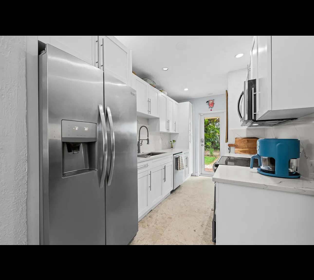 4 bed, 1384 sqft, $3,995 — Photo 2