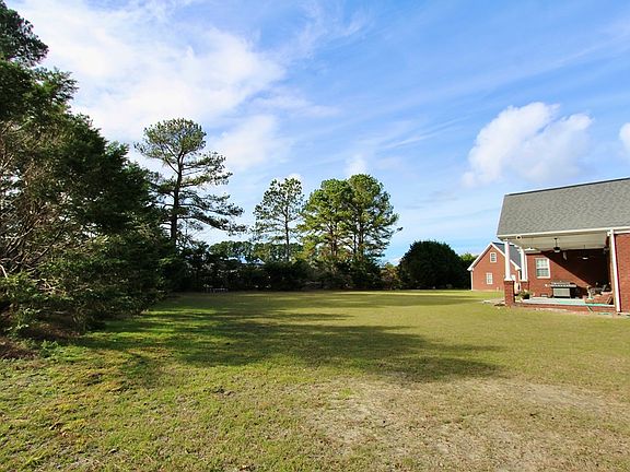 3rd image of 211 Hyde Park Dr