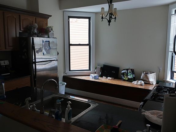 Kitchen / Living Area