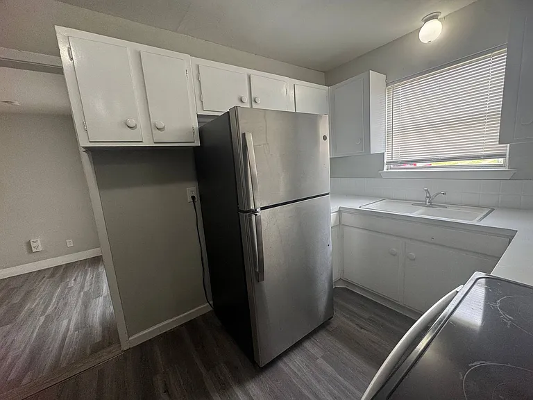 204 W Garden Dr — Photo 4