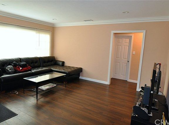 4th image of 1654 W 154th St