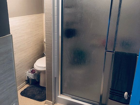 4th image of 213 E Newman St