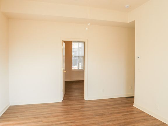 5th image of 747 N Damen Ave #2F