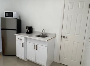 2470M NE 215th St, Miami, FL 33180