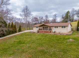 1005 Saunders Rd, Franklin, NC 28734