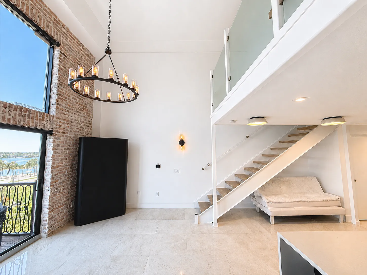 2 bed, 2.5 bath, 1764 sqft, $16,400 — Photo 4