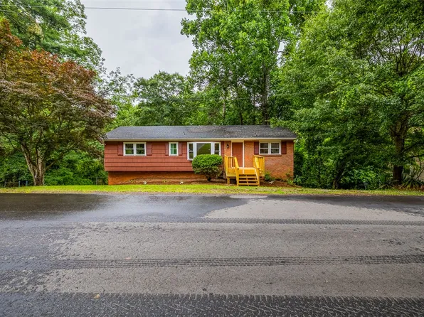 7 Birchbark Dr, Greenville, SC 29611