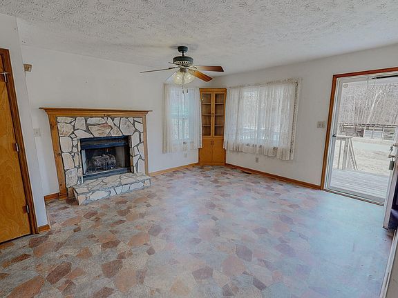 3rd image of 460 Medford Oakley Rd