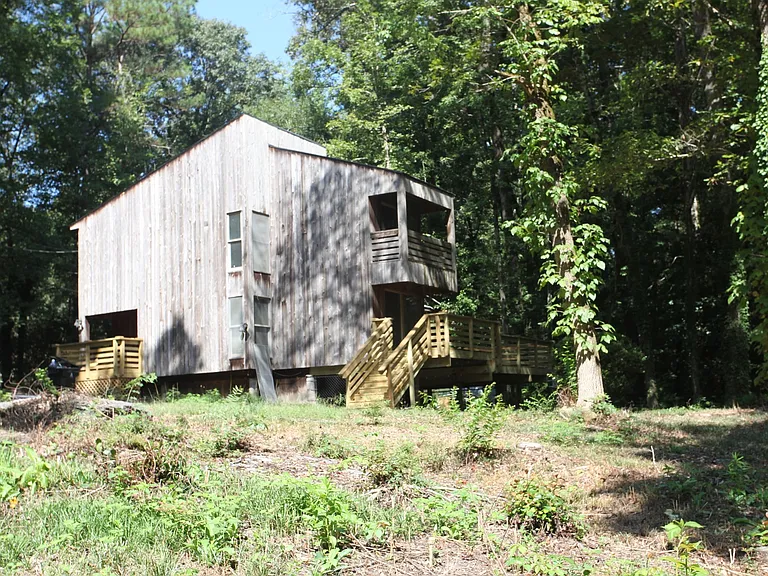 1323 Hickory Ln — Photo 7
