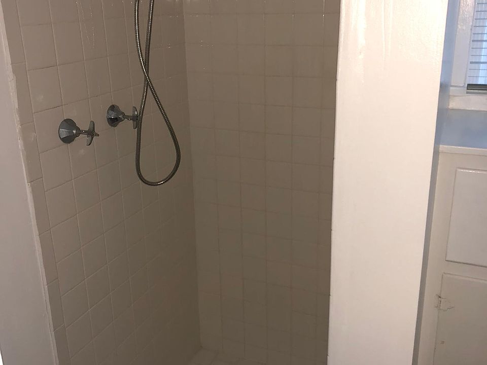 1st image of 211 N Lang Ave