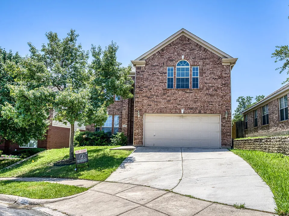 9909 Delamere Dr
