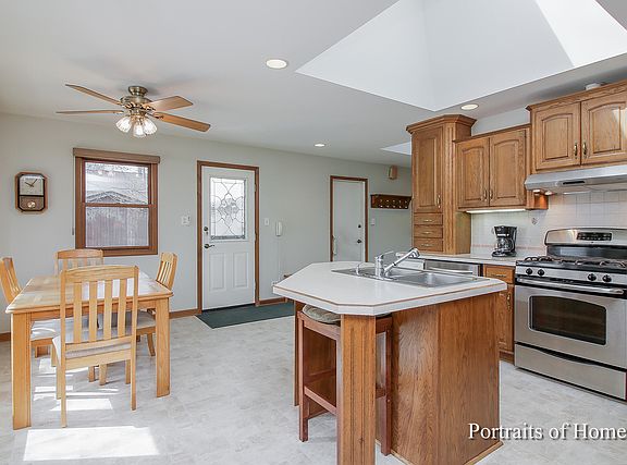 5th image of 17314 Parkside Ave