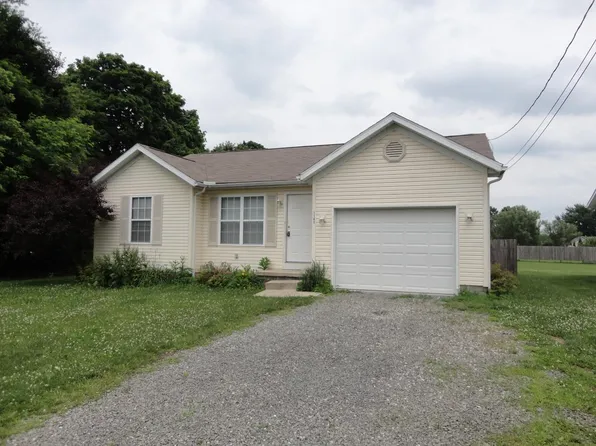 1143 Apple St, Alliance, OH 44601