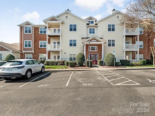 10617 Hill Point Ct, Charlotte, NC 28262
