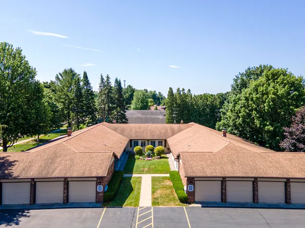 7373 Grove Dr, Jenison, MI 49428