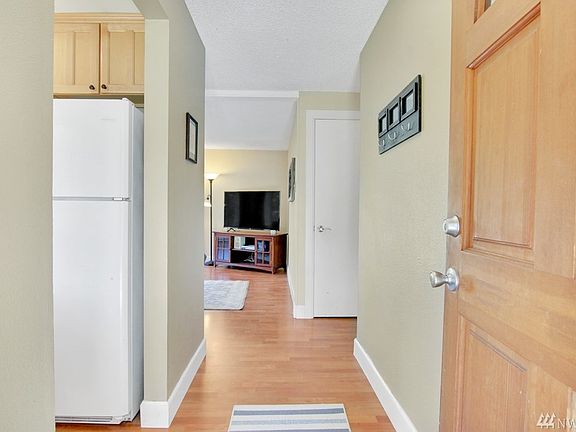 3rd image of 481 6th Ave