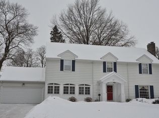 525 Vernon Dr SE, Cedar Rapids, IA 52403
