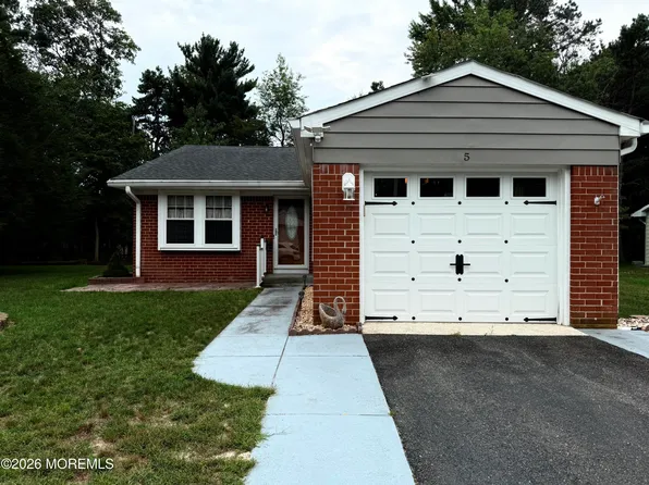 5 Hudson Avenue, Manchester, NJ 08759