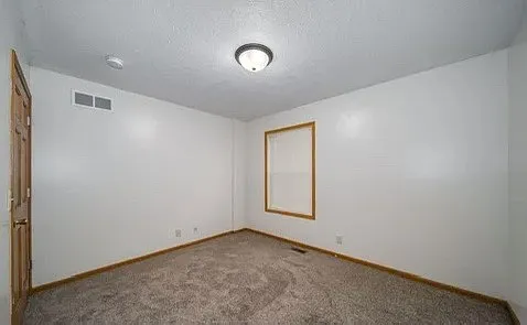 650 W 10th St — Photo 5
