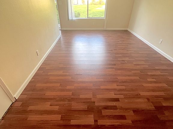 3rd image of 592 Silverwood Ave APT A