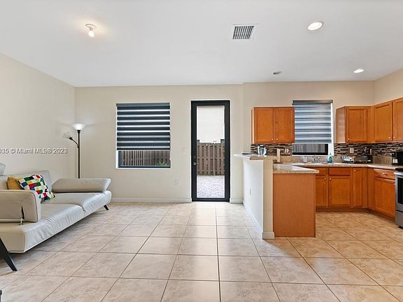 4th image of 17412 SW 153rd Ct #17412
