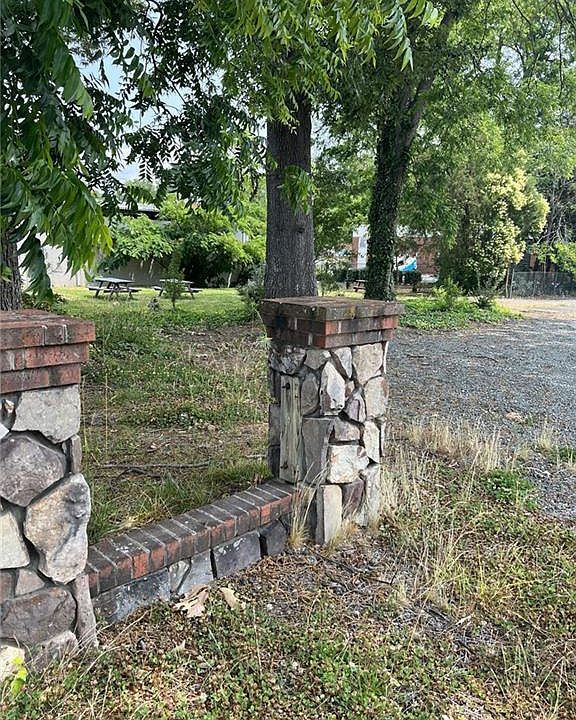 1st image of 109 Holt Ave