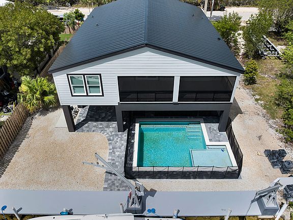 5th image of 2211 San Sebastian Dr