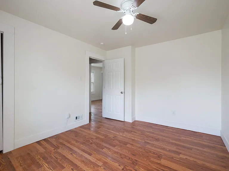 615 W Hollywood — Photo 29