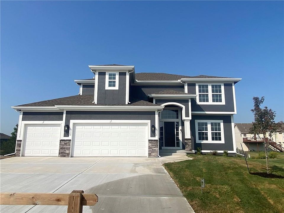1st image of 5001 NE 103rd Ct