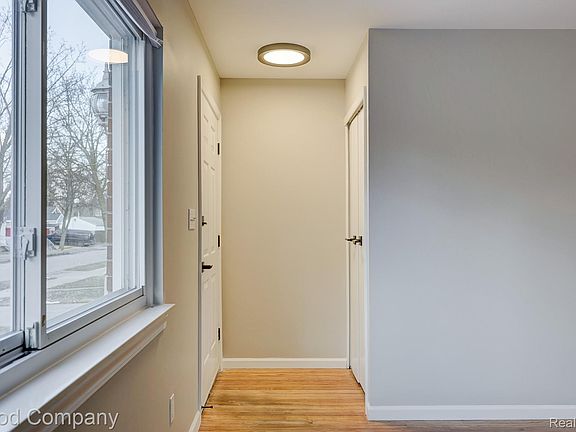 5th image of 550 Roth Blvd